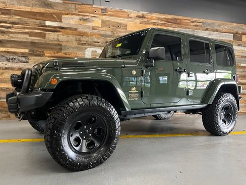 Used 2014 Jeep Wrangler Unlimited Rubicon w/ Connectivity Group AWD/4WD image 52