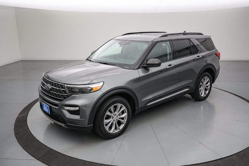 Certified 2023 Ford Explorer XLT w/ Equipment Group 202A AWD/4WD image 8