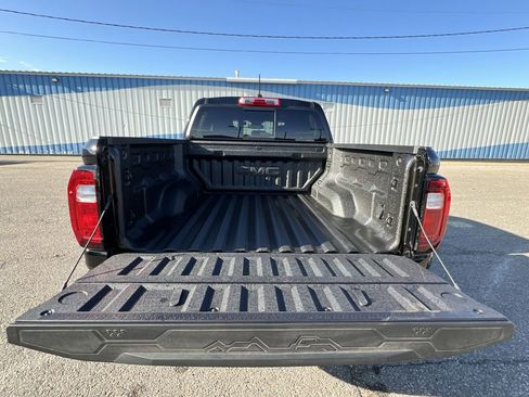 New 2025 GMC Canyon AT4 w/ AT4X Package image 27