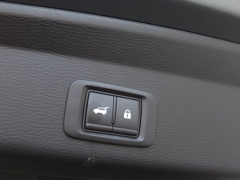 Used 2025 Mitsubishi Outlander 4WD Plug-In Hybrid image 18