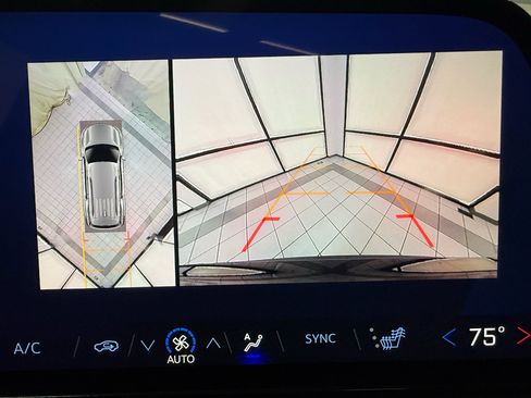 Certified 2024 Chevrolet Traverse Z71 w/ Enhanced Driving Package image 36