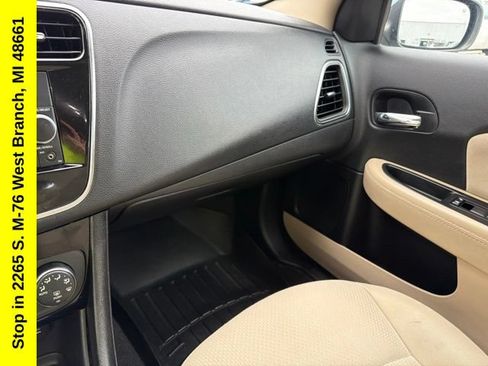 Used 2013 Chrysler 200 Touring FWD image 24