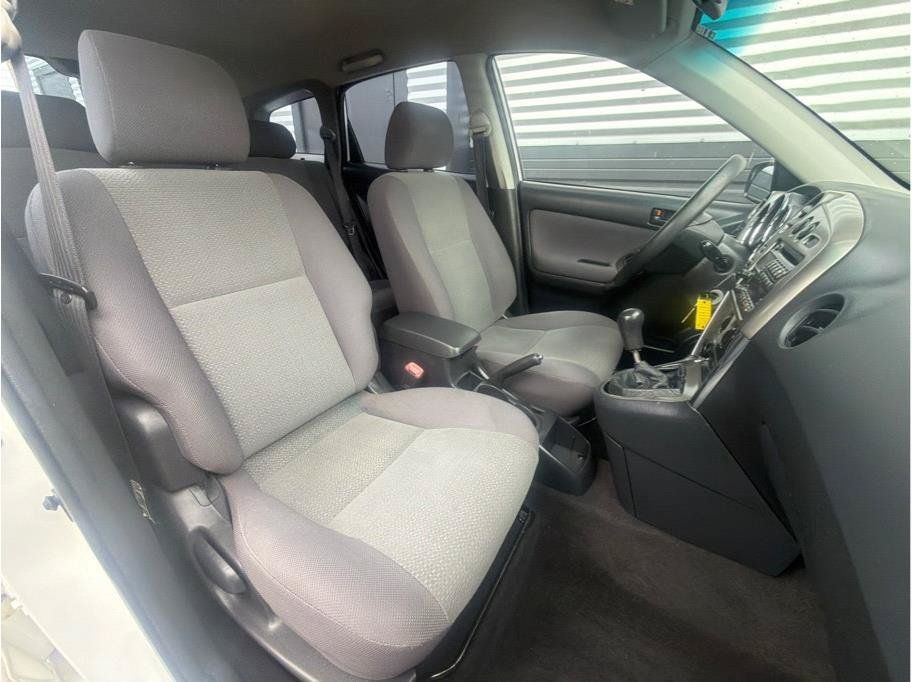 Used 2004 Toyota Matrix w/ PWR Pkg FWD image 4