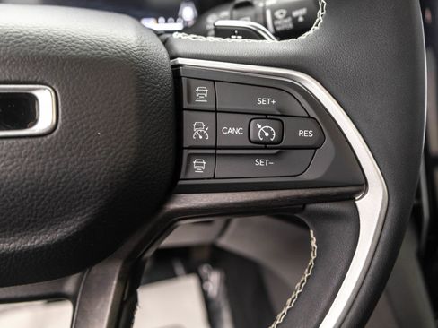 Used 2022 Jeep Grand Cherokee Limited 4xe image 22