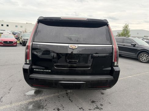 Used 2018 Cadillac Escalade ESV Luxury AWD/4WD image 5