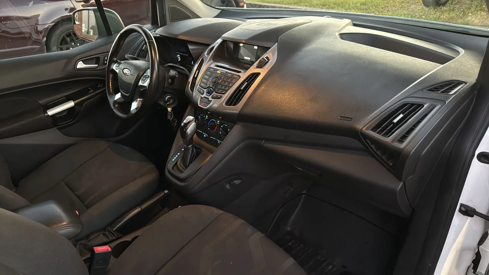Used 2018 Ford Transit Connect XLT FWD image 26