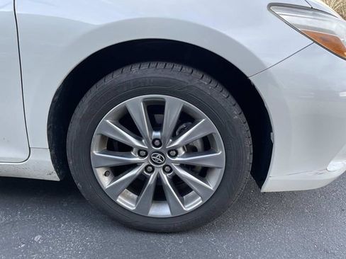 Used 2017 Toyota Camry XLE w/ Moonroof Package image 8