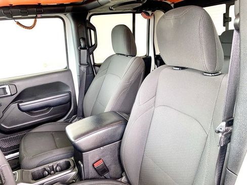 Used 2023 Jeep Gladiator Willys image 14