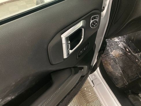 Used 2023 Jeep Gladiator Overland image 11