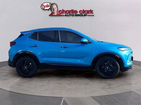 Used 2025 Buick Encore GX Sport Touring image 6