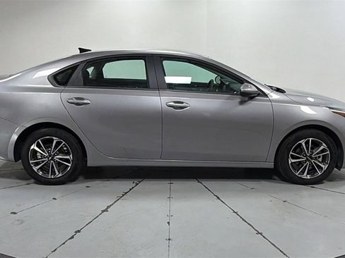 Used 2024 Kia Forte LXS image 6