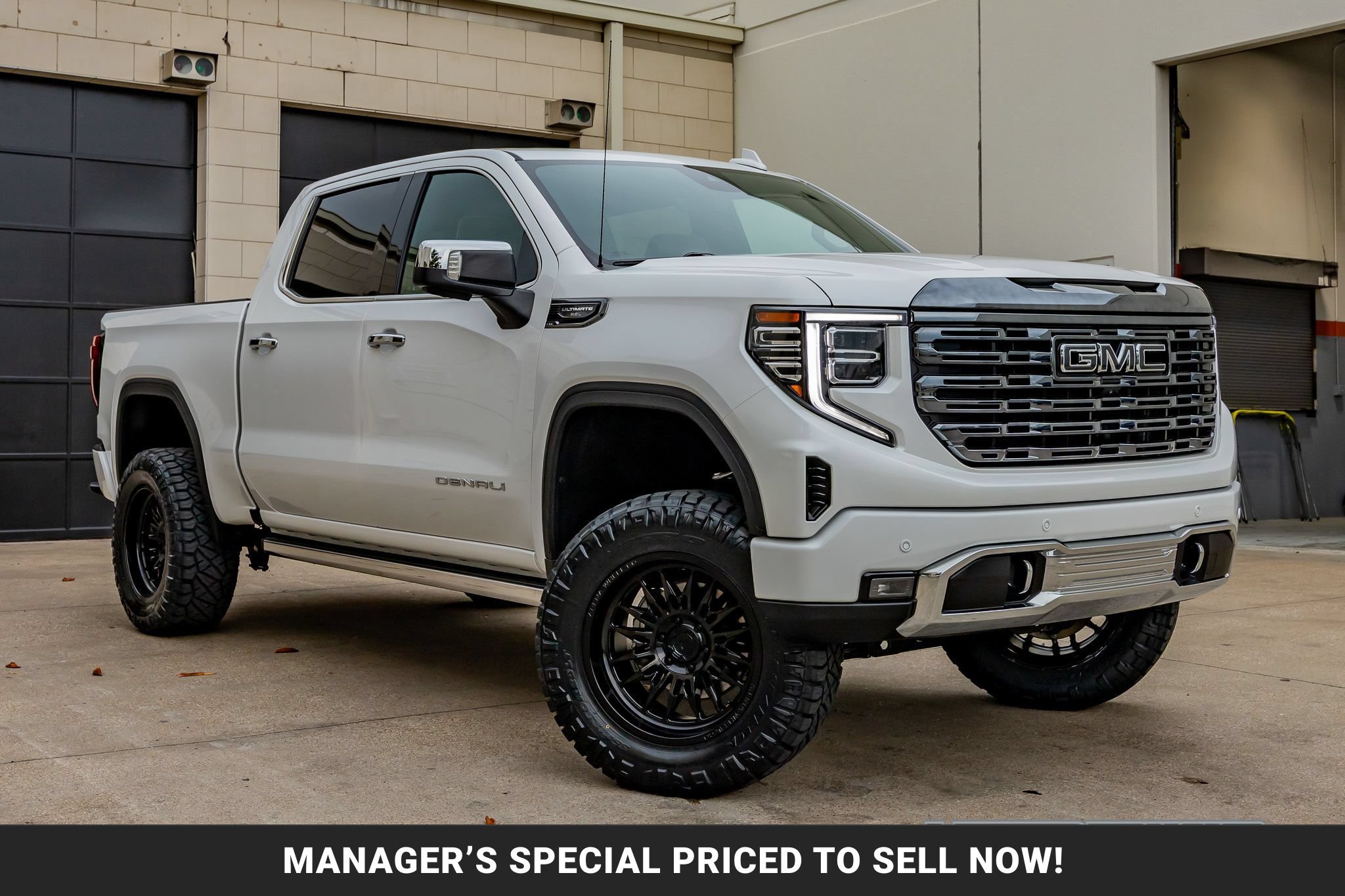 Used 2024 GMC Sierra 1500 Denali Ultimate AWD/4WD image 1