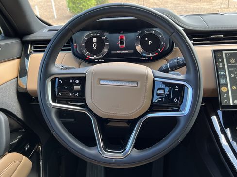 Used 2026 Land Rover Range Rover Sport SE AWD/4WD image 17