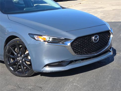 Used 2024 MAZDA MAZDA3 s image 2