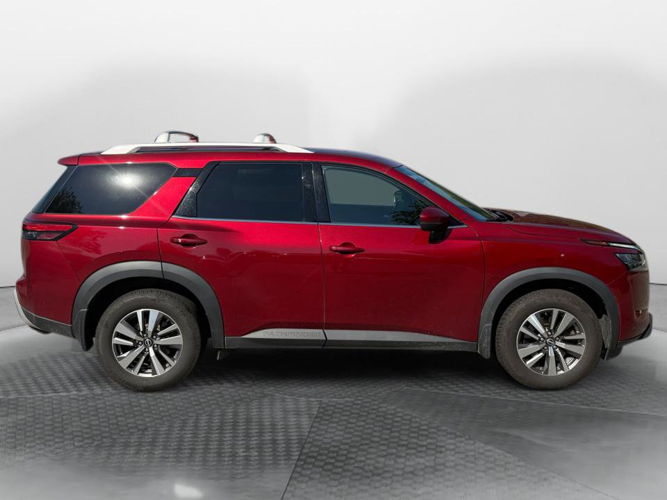 Used 2022 Nissan Pathfinder SL AWD/4WD image 8