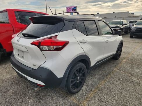 Used 2020 Nissan Kicks SR w/ SR Premium Package FWD image 5