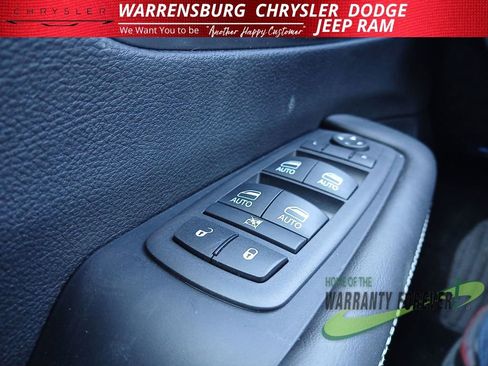 New 2026 Chrysler Pacifica Select image 31