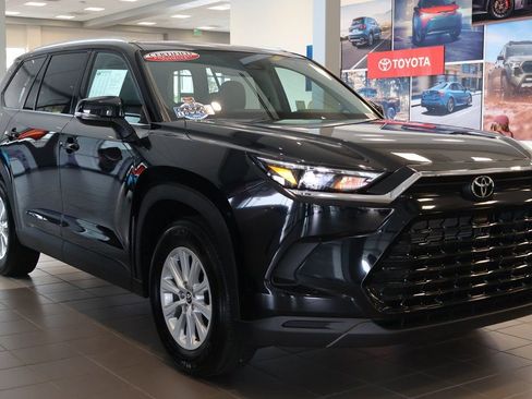 Used 2026 Toyota Grand Highlander AWD Hybrid image 3