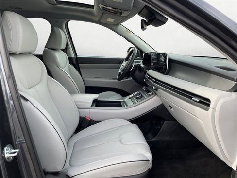 Used 2025 Hyundai Palisade SEL image 16