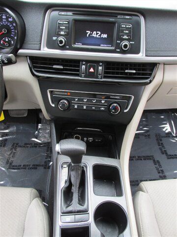 Used 2016 Kia Optima LX FWD image 21