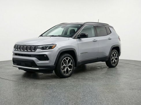 Used 2025 Jeep Compass Limited AWD/4WD image 3