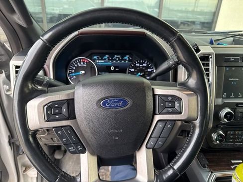 Used 2017 Ford F250 Platinum w/ Platinum Ultimate Package image 4