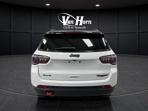 New 2026 Jeep Compass Trailhawk w/ Sun, Sound & Navigation Group AWD/4WD image 14