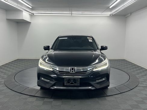 Used 2016 Honda Accord Touring image 5