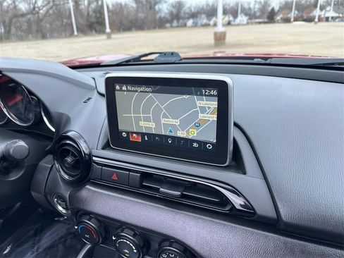 Used 2016 MAZDA MX-5 Miata Club image 26