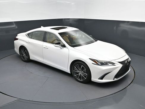 Certified 2023 Lexus ES 300h w/ Premium Package image 36