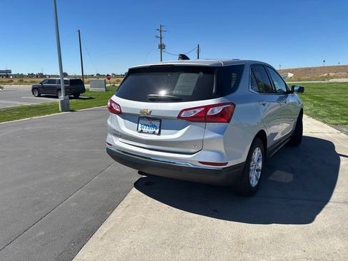 Used 2019 Chevrolet Equinox LT FWD image 4