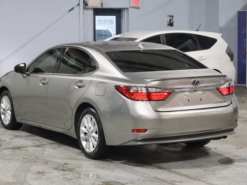 Used 2015 Lexus ES 300h image 7