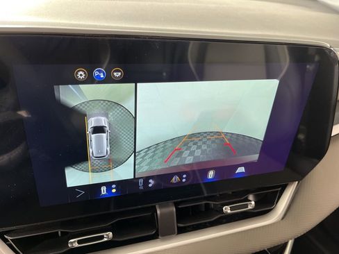 New 2026 Chevrolet Equinox LT w/ Convenience Package II FWD image 29