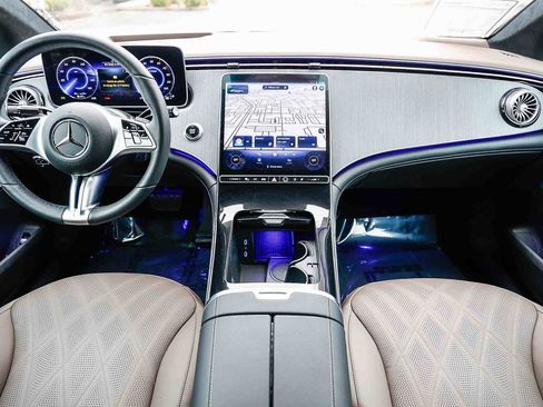 Used 2023 Mercedes-Benz EQE 500 4MATIC Sedan image 10