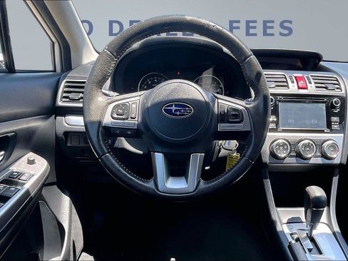 Used 2017 Subaru Crosstrek 2.0i Premium w/ Moonroof Package AWD/4WD image 8