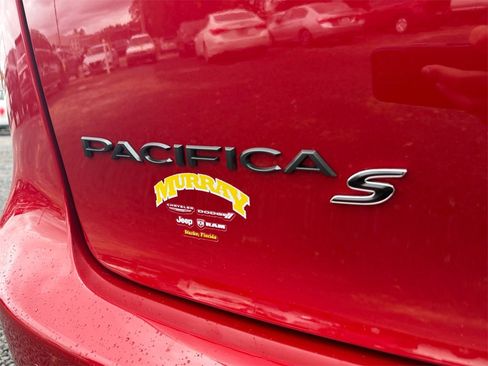 New 2026 Chrysler Pacifica Select w/ S Appearance Package image 16