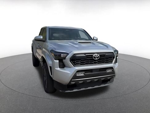 Used 2024 Toyota Tacoma TRD Sport image 3