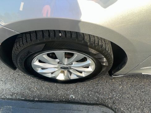 Used 2018 Chrysler Pacifica Touring-L Plus FWD image 3