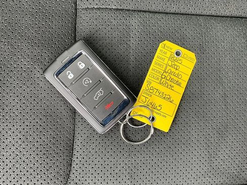 New 2025 Jeep Grand Cherokee Altitude image 36