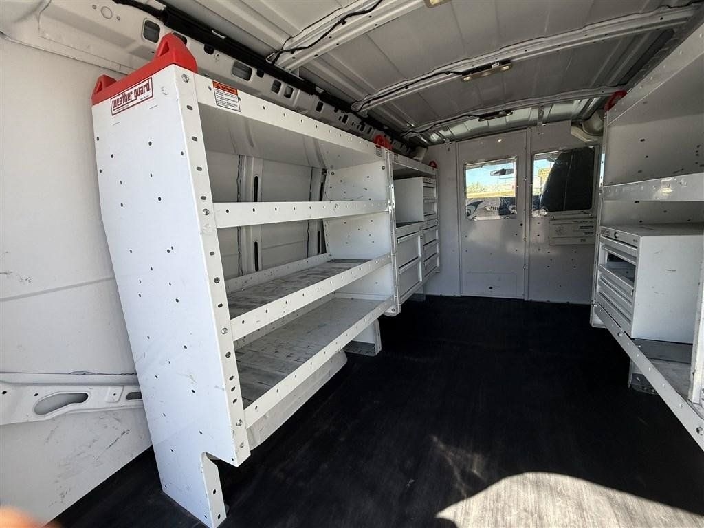 Used 2015 Chevrolet Express 2500 RWD image 22