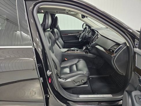 Used 2016 Volvo XC90 T6 Momentum AWD/4WD image 21
