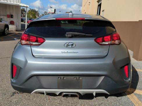 Used 2019 Hyundai Veloster 2.0 Premium image 5