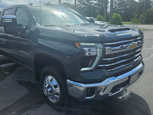 New 2026 Chevrolet Silverado 3500 LTZ w/ LTZ Convenience Package AWD/4WD image 4
