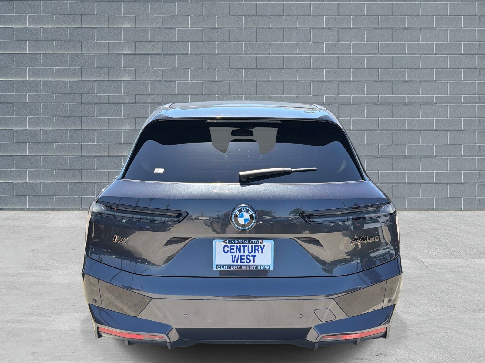 Used 2023 BMW iX M60 w/ Executive Package AWD/4WD image 3