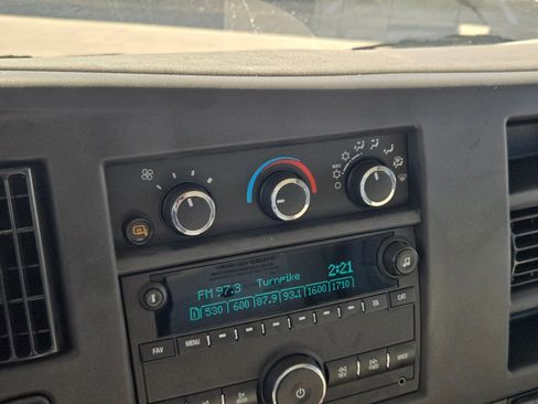 New 2025 Chevrolet Express 3500 w/ Power Convenience Package image 31