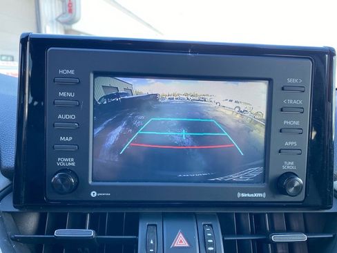 Used 2020 Toyota RAV4 XLE Premium image 16