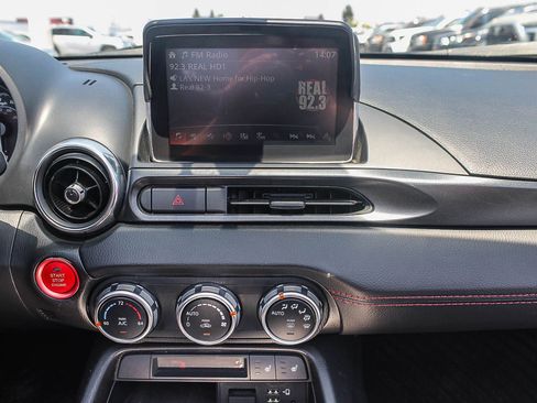 Used 2018 FIAT 124 Spider Abarth RWD image 23