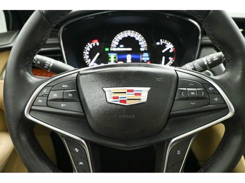 Used 2018 Cadillac XT5 Luxury w/ Driver Awareness Package image 12