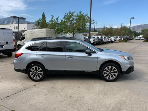 Used 2016 Subaru Outback 2.5i Limited AWD/4WD image 6