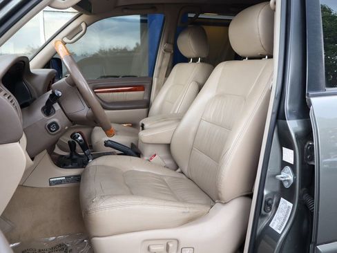 Used 2001 Lexus LX 470 Base image 8